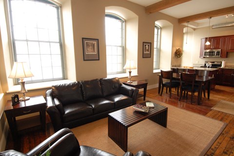 Floor plan for 2 beds, 1.5 baths, 1117 sqft